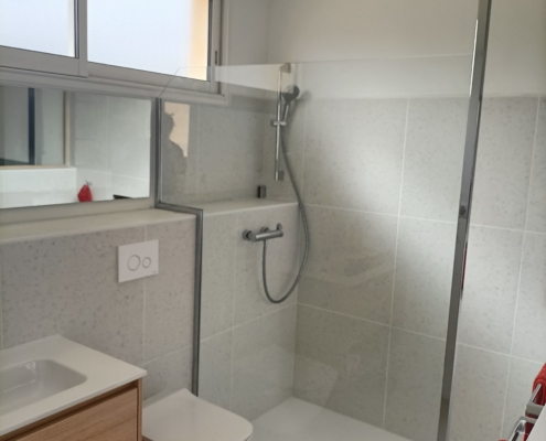 Paroi de douche sur mesure fixe