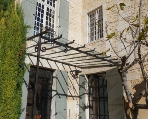 miroiterie_avignonnaise_marquise_sur_mesure_en_verre-1