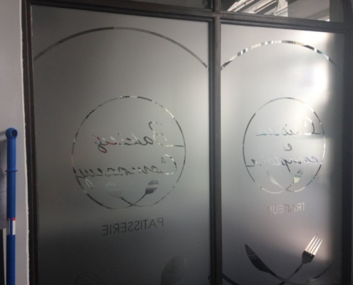 miroiterie_avignonnaise_signaletique_verre_sur_mesure-8