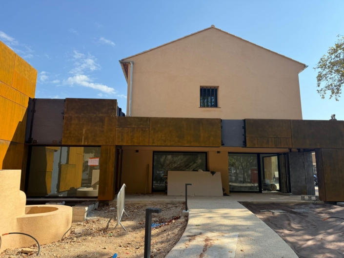 bardage en acier corten vue de coté