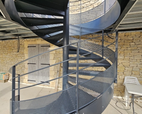 sfml_escalier_colimaçon_en_acier_sur_mesure_gordes_3