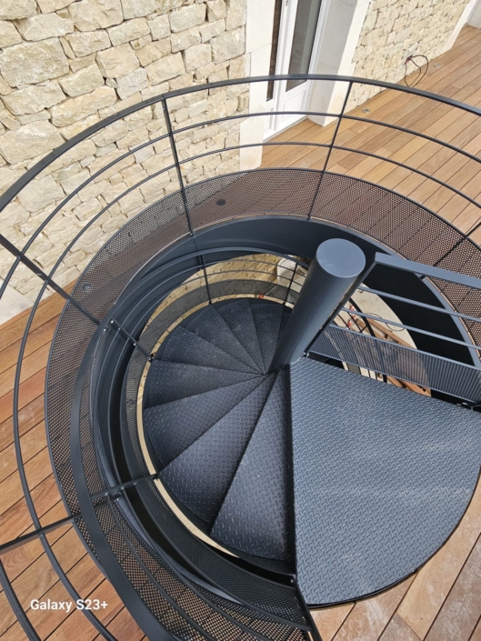 Escalier colimaçon gordes (3)