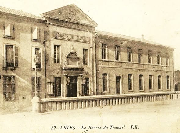 sfml_renovation_lot_serrurerie_bourse_du_travail_arles