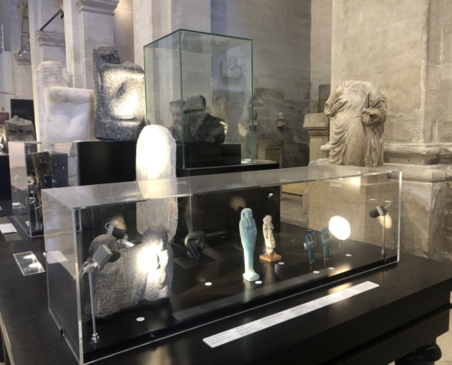 miroiterie_avignonnaise_vitrine_de_musee_collage_uv_musee_lapidaire